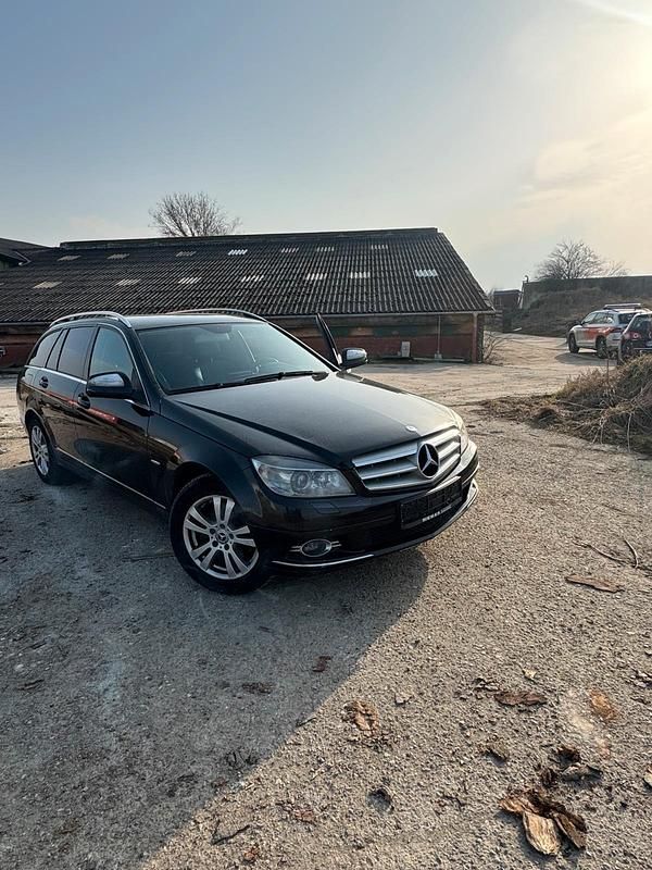 Gebraucht Mercedes C220 170 PS (125 kW) 2008 Schwarz Kombi