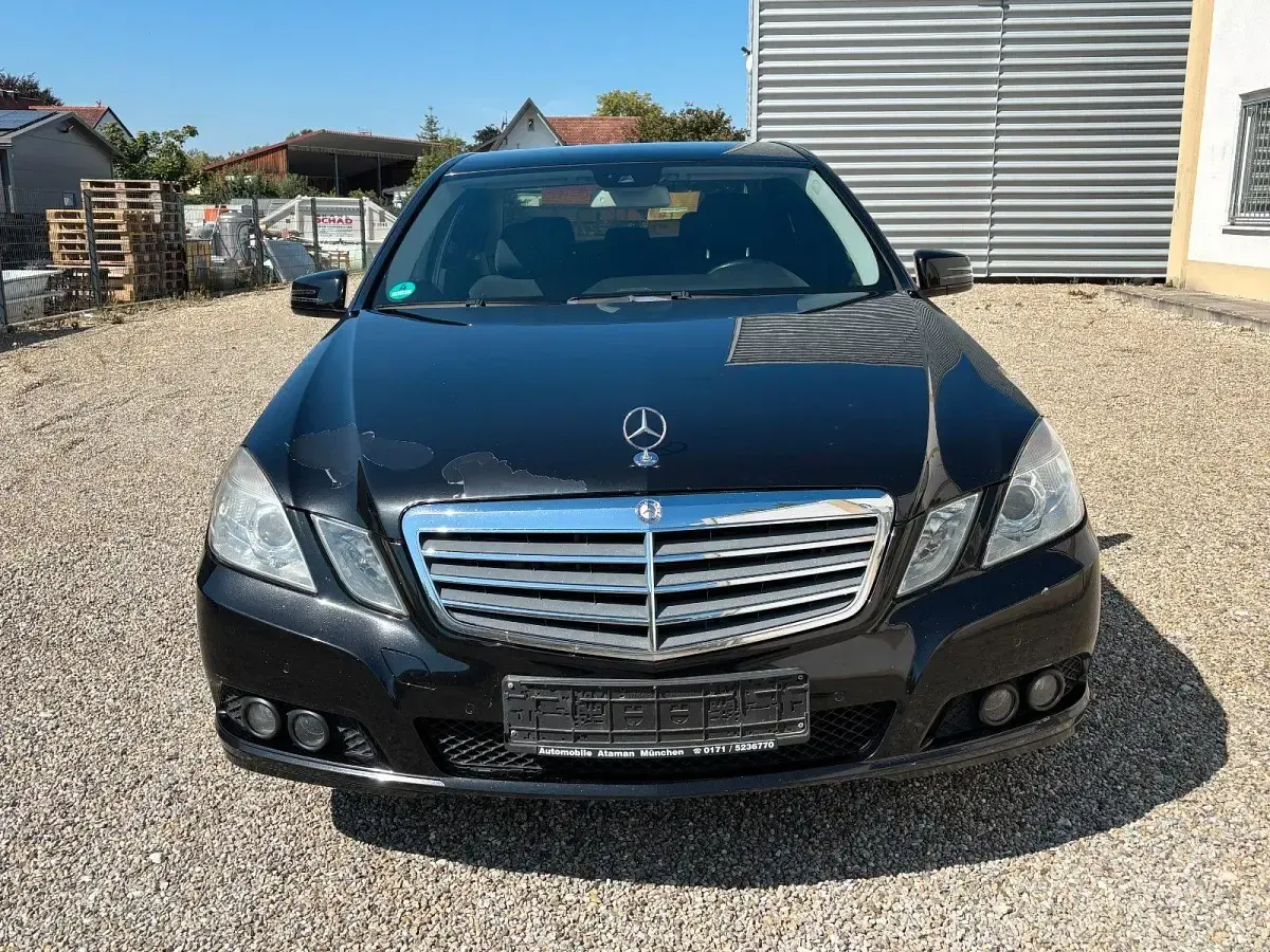 Gebraucht Mercedes E350 211 PS (155 kW) 2010 Schwarz Limousine