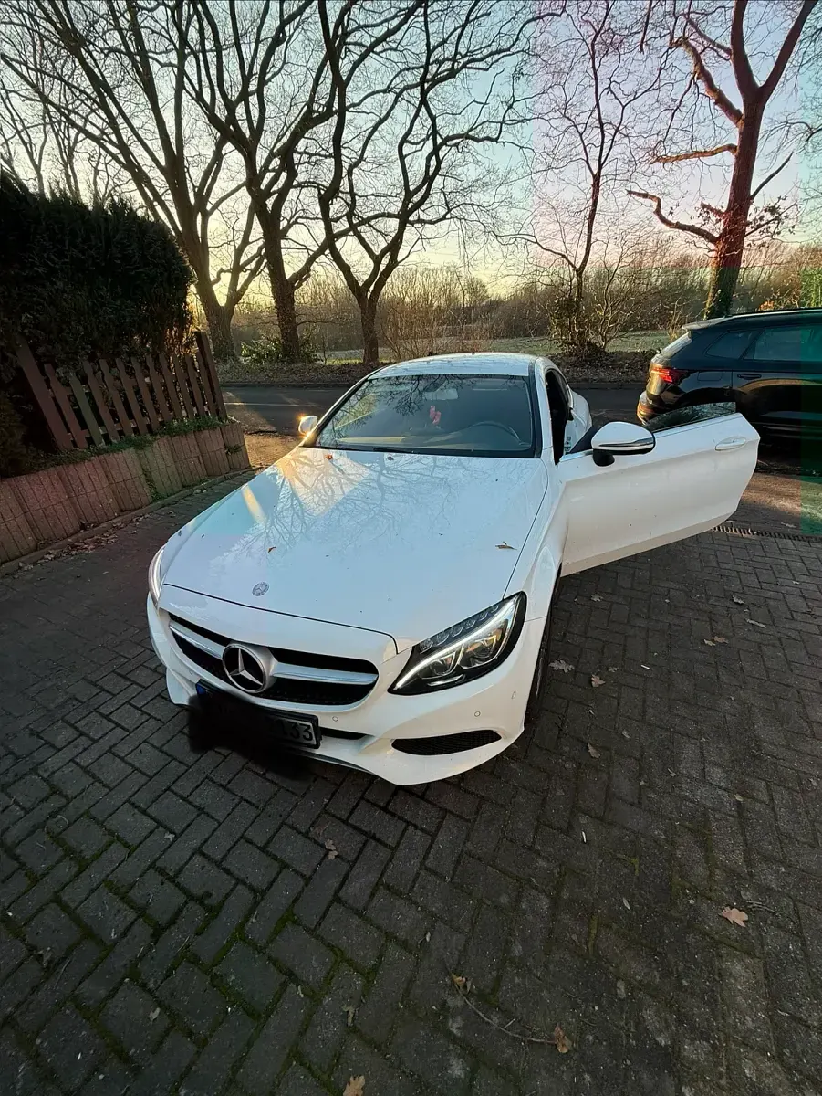 Gebraucht Mercedes C200 184 PS (135 kW) 2017 Weiß Coupé