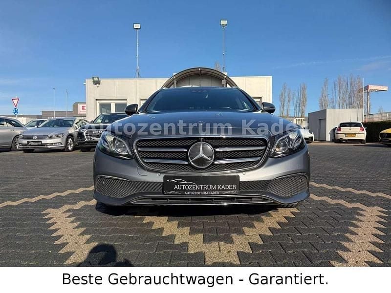 Gebraucht Mercedes E300 245 PS (180 kW) 2019 Selenitgrau Kombi