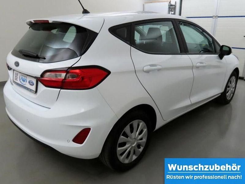 Gebraucht Ford Fiesta Cool & Connect 101 PS (74 kW) 2022 Frostweiß Kleinwagen
