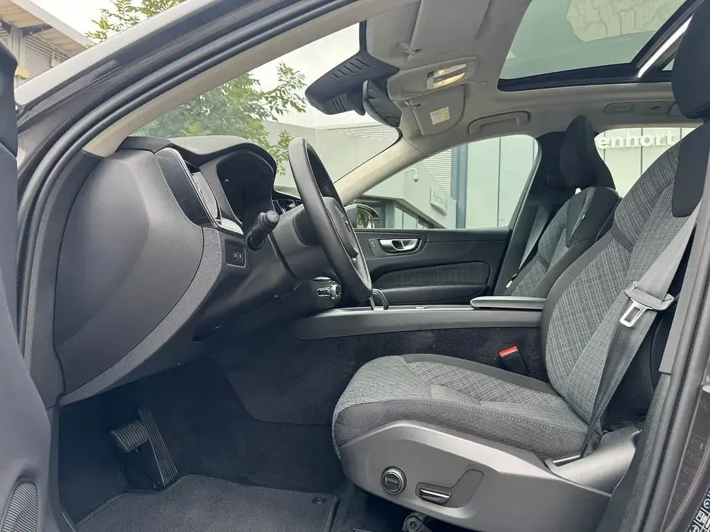 Gebraucht Volvo XC60 Core 349 PS (256 kW) 2023 Grau SUV