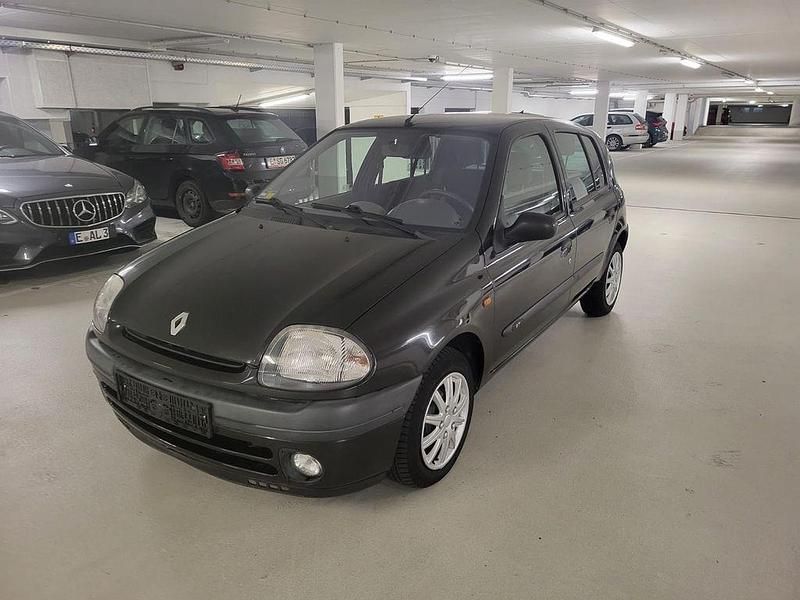 Schwarz Gebraucht 1999 Renault Clio II Limousine | 2.000 € (Fairer Preis) - Bild 1/4