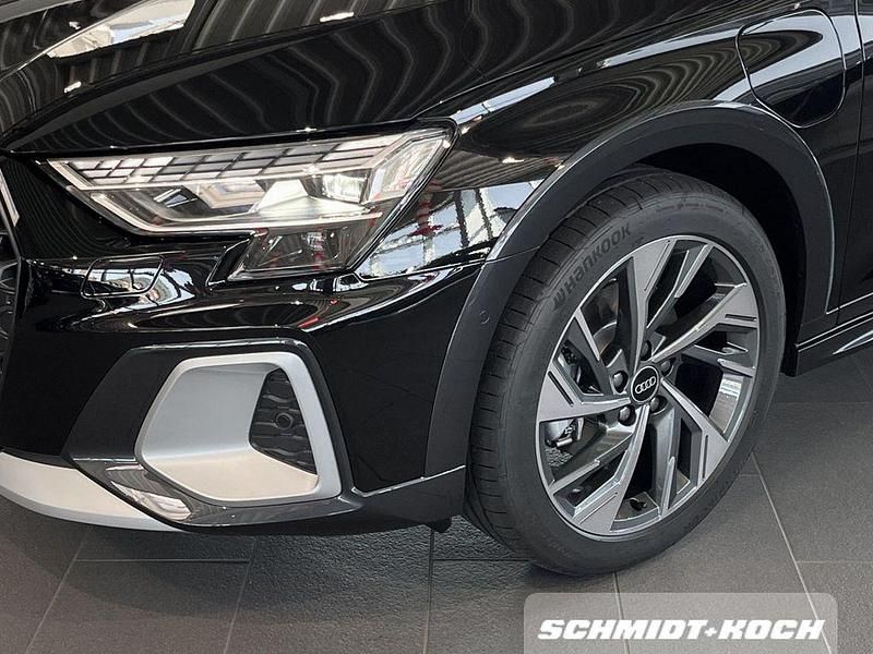 Second-hand Audi A3 Sport 204 CP (150 kW) 2025 Negru Berlinǎ