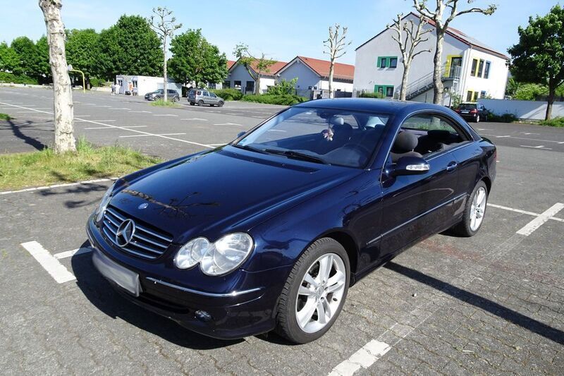 Blau Gebraucht 2003 Mercedes CLK200 Avantgarde Coupé | 5.400 € (Fairer Preis) - Bild 1/4