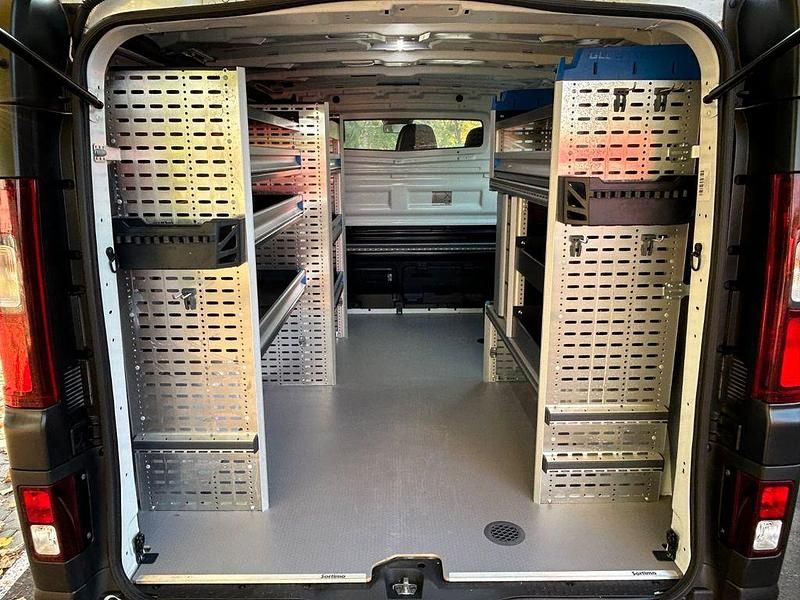 Weiß Gebraucht 2022 Renault Trafic Van | 21.990 € (Guter Preis) - Bild 1/4