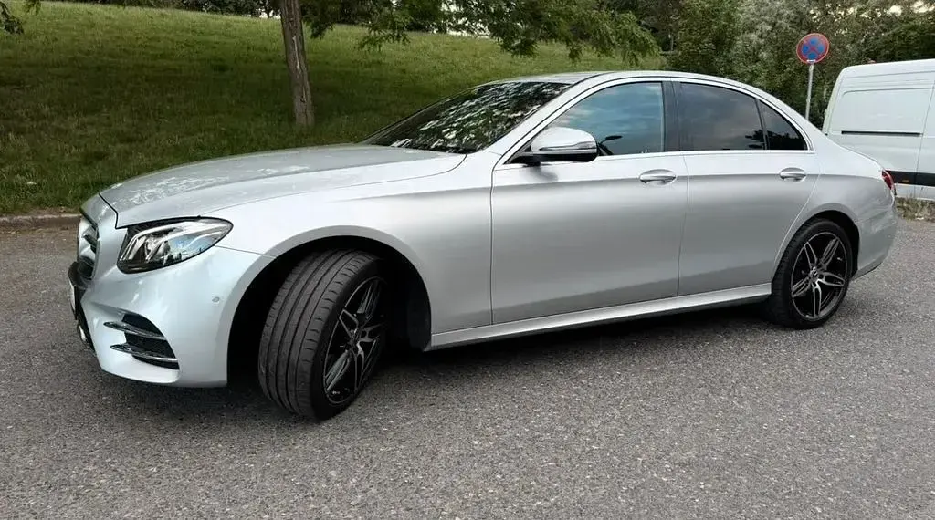 Gebraucht Mercedes E200 AMG line 184 PS (135 kW) 2019 Silber Limousine