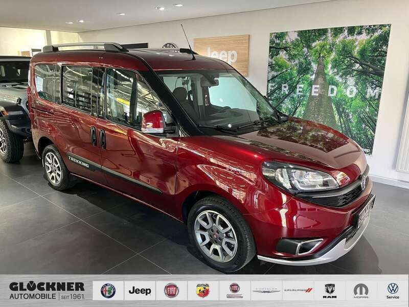 Rot Gebraucht 2022 Fiat Doblò Trekking Van / Kleinbus | 20.590 € (Guter Preis) - Bild 1/4