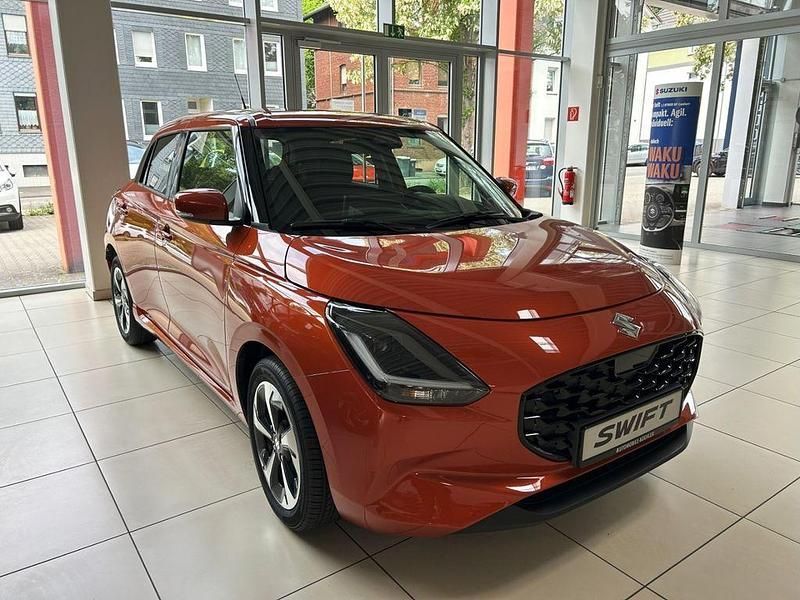 Gebraucht Suzuki Swift Comfort+ 83 PS (61 kW) 2025 Orange Kleinwagen