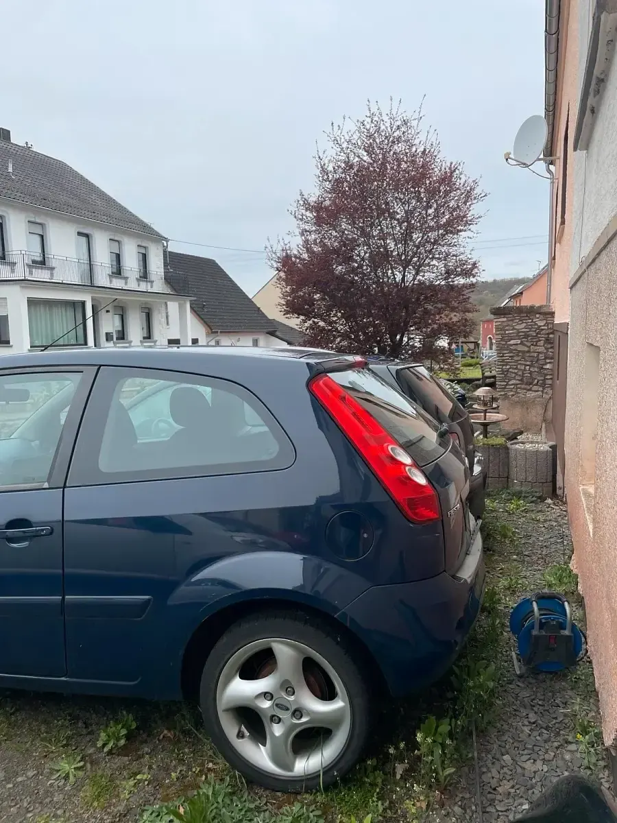 Gebraucht Ford Fiesta 60 PS (44 kW) 2007 Blau Kleinwagen