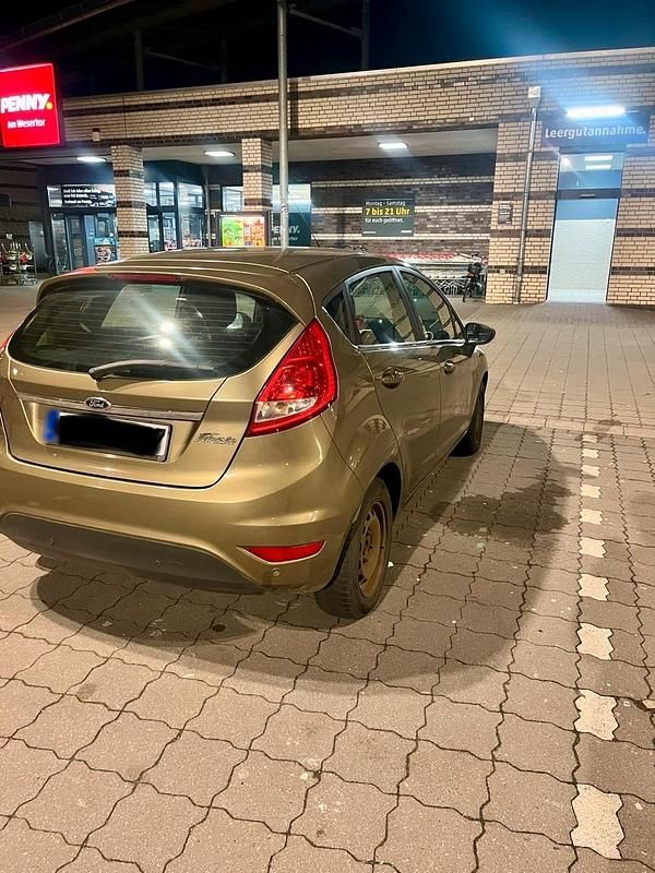 Gebraucht Ford Fiesta 81 PS (59 kW) 2011 Gold Kleinwagen