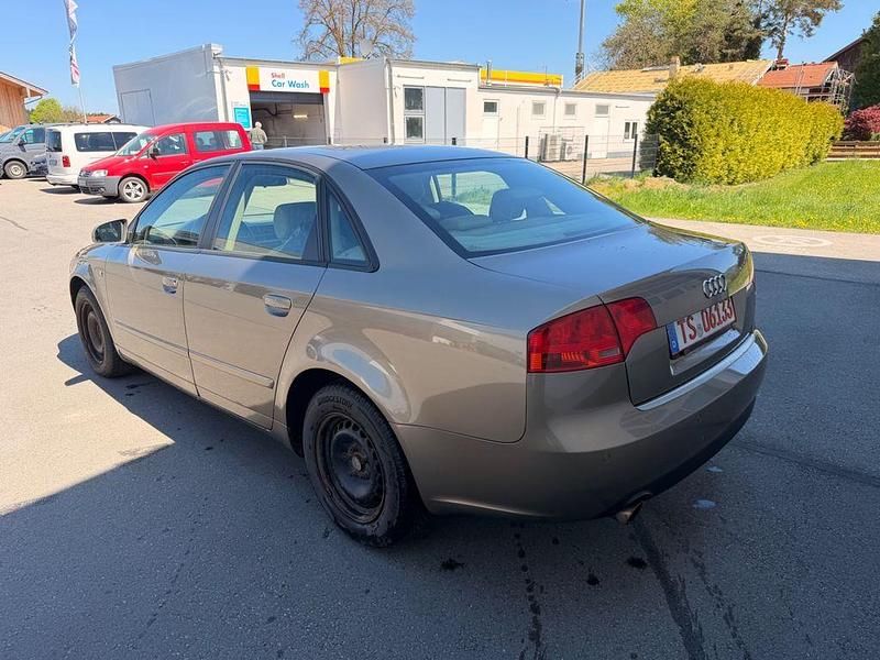 Używany Audi A4 131 KM (96 kW) 2006 Beżowy Sedan/Limuzyna