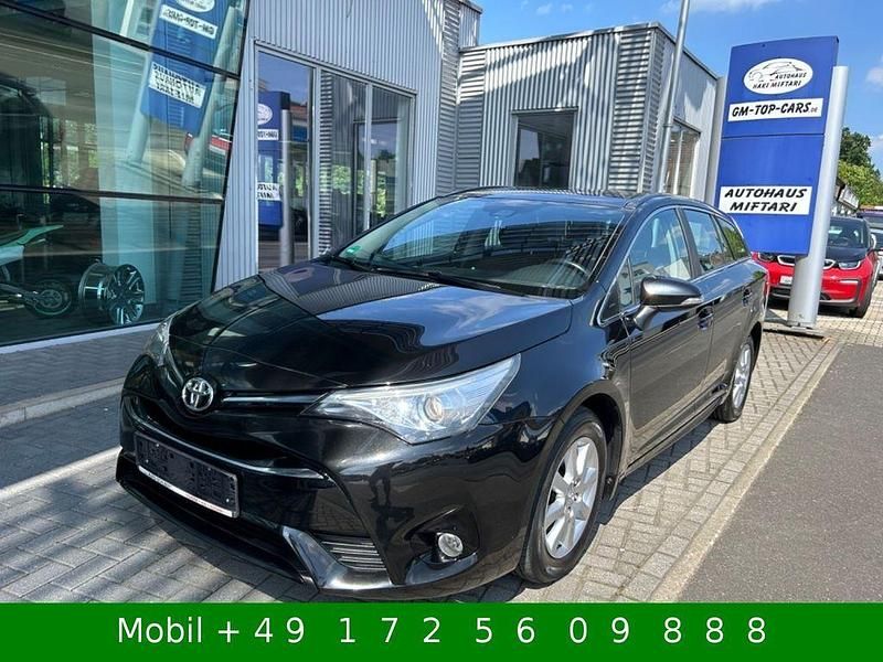 Gebraucht Toyota Avensis Comfort 111 PS (81 kW) 2015 Black mica / ink (metallic) Kombi