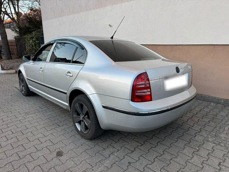Gebraucht Skoda Superb Elegance 150 PS (110 kW) 2002 Silber Limousine