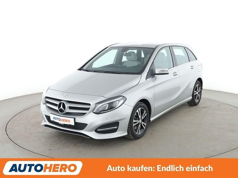 Silber Gebraucht 2017 Mercedes B180 Style Van / Kleinbus | 18.100 € (Fairer Preis) - Bild 1/3
