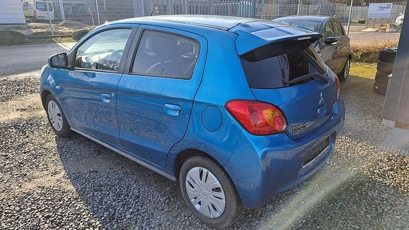 Gebraucht Mitsubishi Space Star 80 PS (58 kW) 2013 Blau Van / Kleinbus