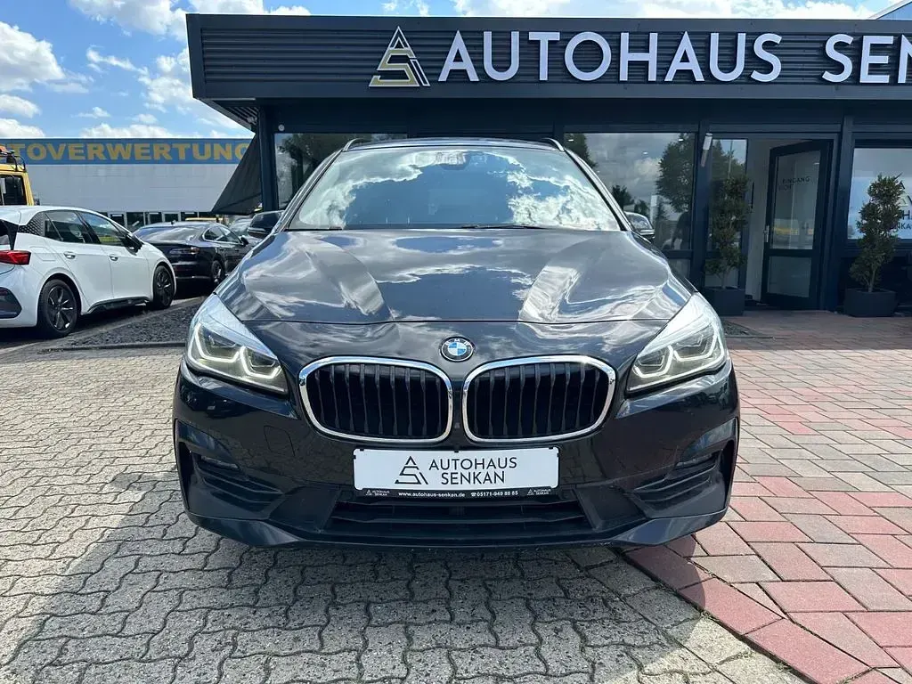 Gebraucht BMW 218 Gran Tourer Sport Line 150 PS (110 kW) 2019 Schwarz Van / Kleinbus