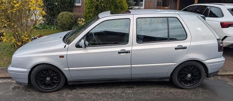 Gebraucht VW Golf III 75 PS (55 kW) 1996 Silber Kleinwagen