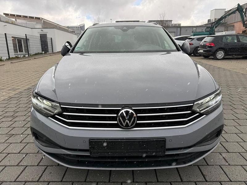 Gebraucht VW Passat R 122 PS (89 kW) 2022 Grau Kombi