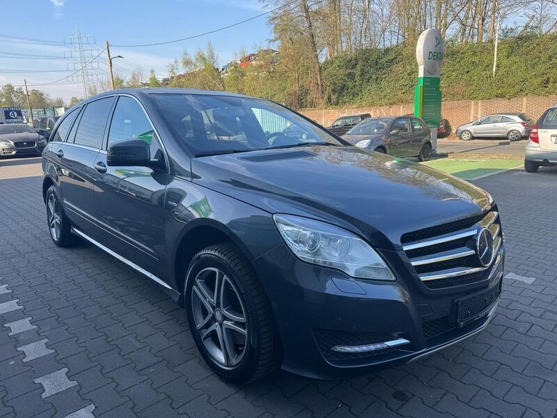 Grau Gebraucht 2012 Mercedes R350 Van / Kleinbus | 8.650 € (Superpreis) - Bild 1/4