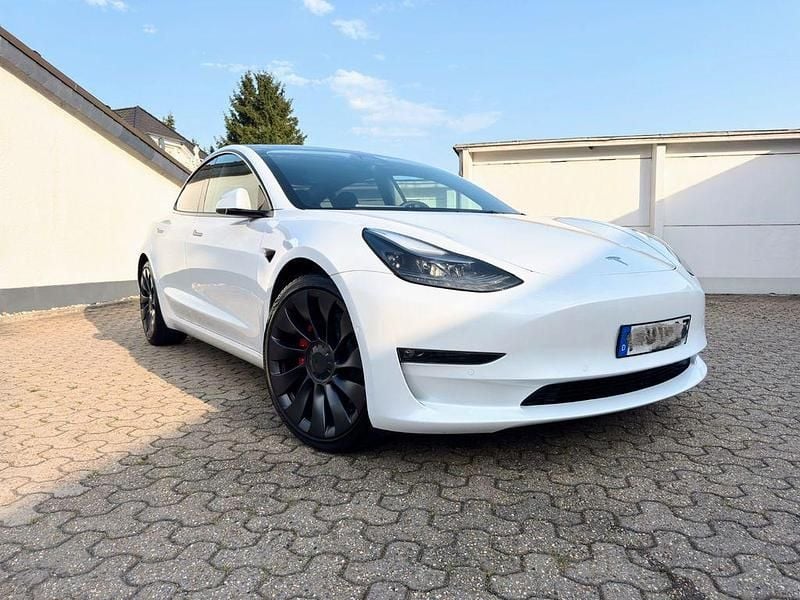 Weiß Gebraucht 2022 Tesla Model 3 Performance Limousine | 31.990 € (Guter Preis) - Bild 1/4
