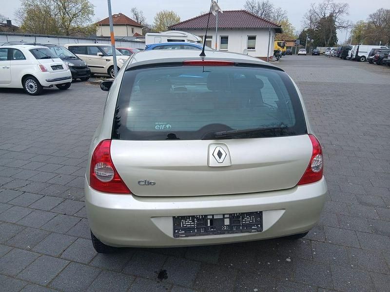 Gebraucht Renault Clio II Dynamique 75 PS (55 kW) 2009 Grün Limousine