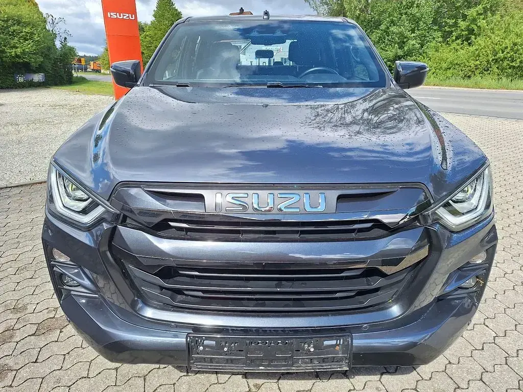 Gebraucht Isuzu D-Max 163 PS (119 kW) 2024 Grau SUV