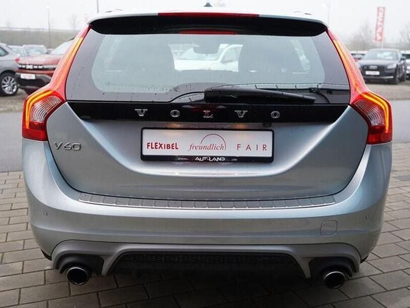 Gebraucht Volvo V60 R-Design 152 PS (111 kW) 2018 Silber Kombi