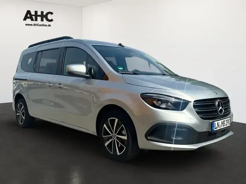 Gebraucht Mercedes T180 Progressive 131 PS (96 kW) 2026 Helvinsilber metallic Van / Kleinbus