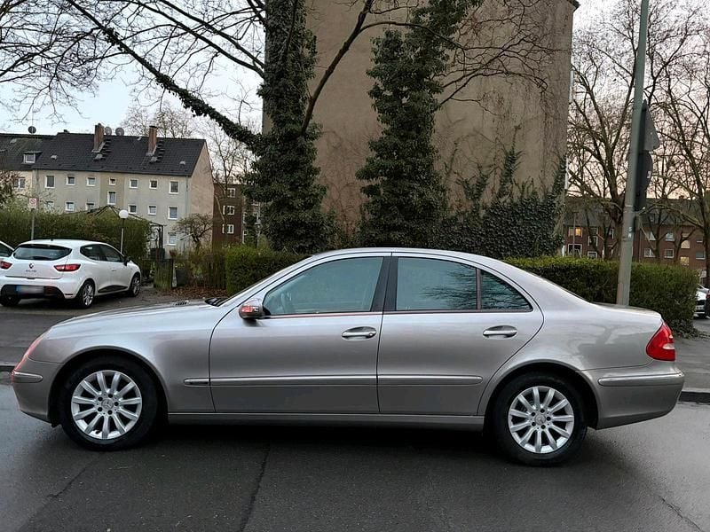 Gebraucht Mercedes E280 190 PS (139 kW) 2005 Grau Limousine
