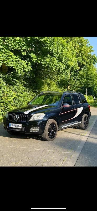 Schwarz Gebraucht 2009 Mercedes GLK220 SUV | 7.500 € (Fairer Preis) - Bild 1/4