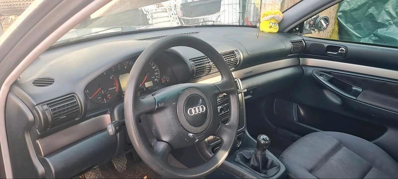 Gebraucht Audi A4 165 PS (121 kW) 1998 Silber Limousine