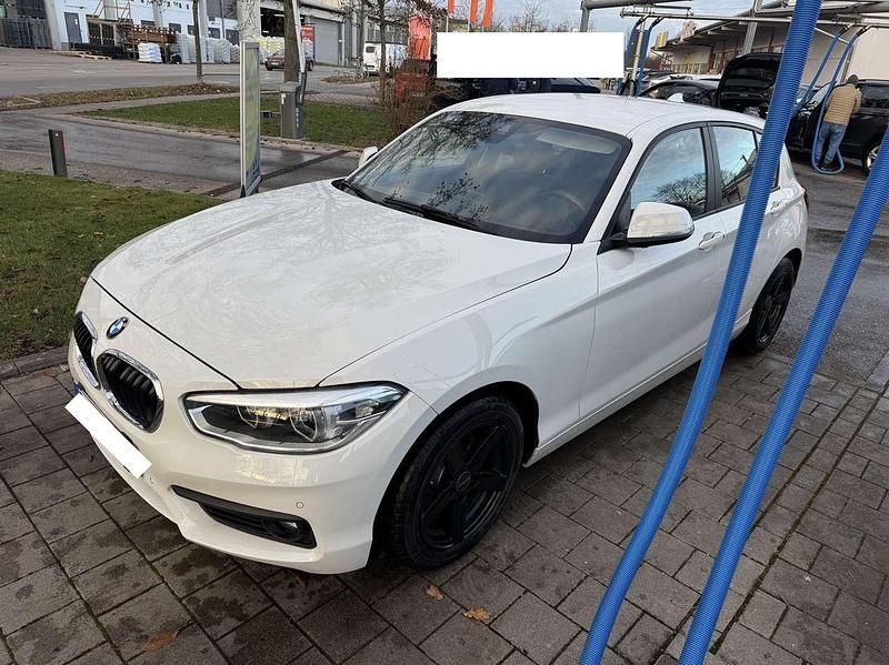 Gebraucht BMW 116 Urban Line 116 PS (85 kW) 2015 Weiß Kleinwagen
