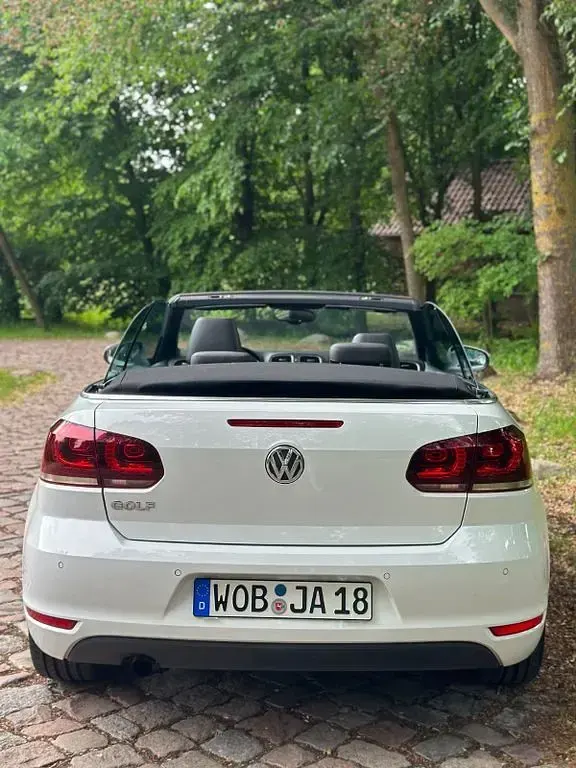 Gebraucht VW Golf 105 PS (77 kW) 2011 Weiß Cabrio
