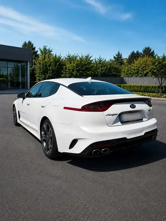 Gebraucht Kia Stinger GT 370 PS (272 kW) 2018 Weiß Kleinwagen