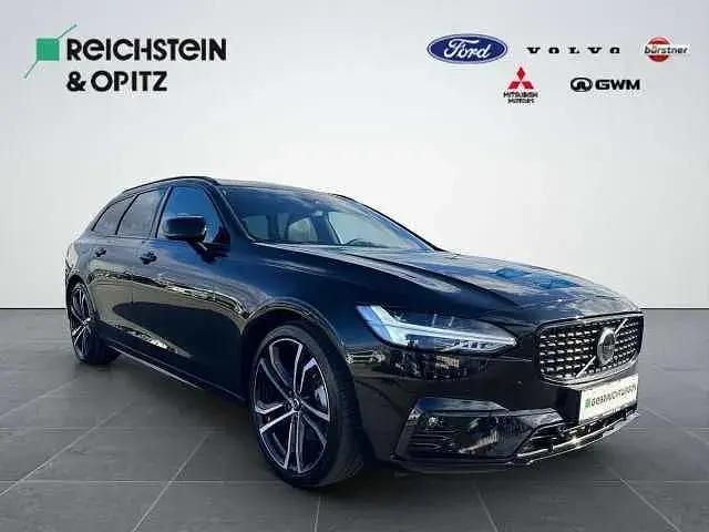 Gebraucht Volvo V90 Ultimate 235 PS (172 kW) 2022 Onyx black (metallic) Kombi