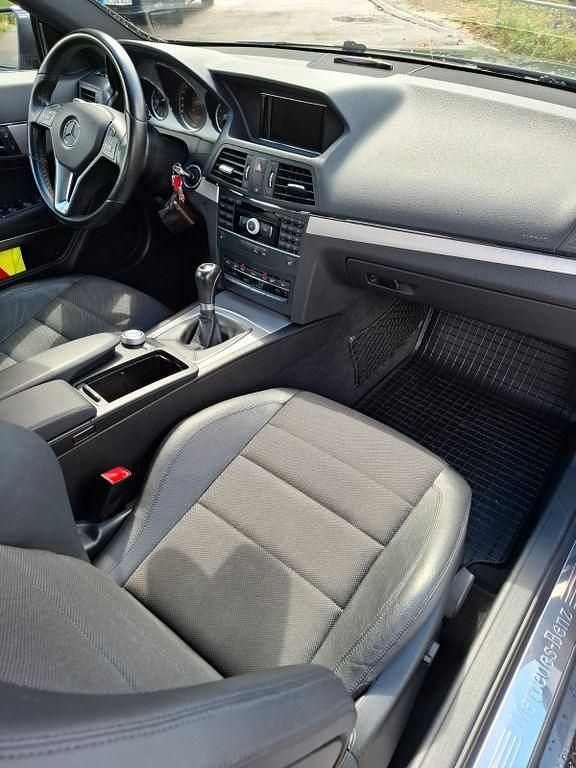 Gebraucht Mercedes E200 Elegance 184 PS (135 kW) 2012 Grau Coupé