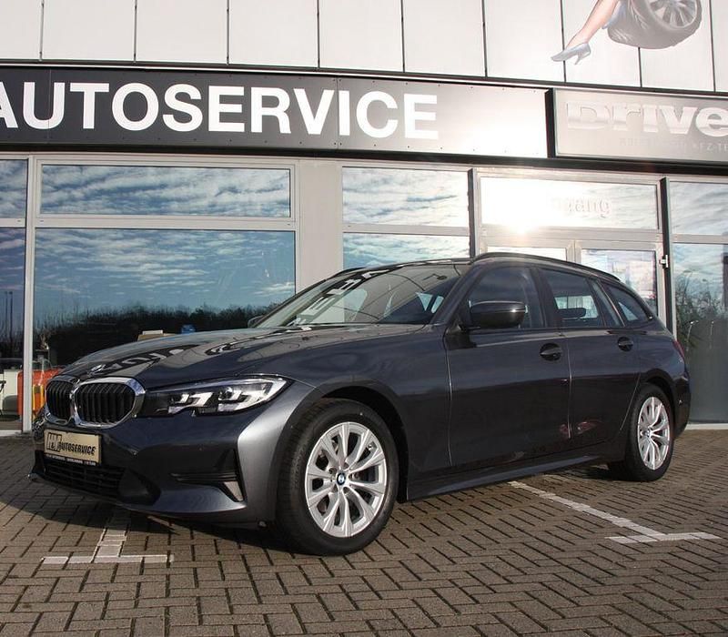 Gebraucht BMW 318 Advantage 156 PS (114 kW) 2020 Grau Kombi