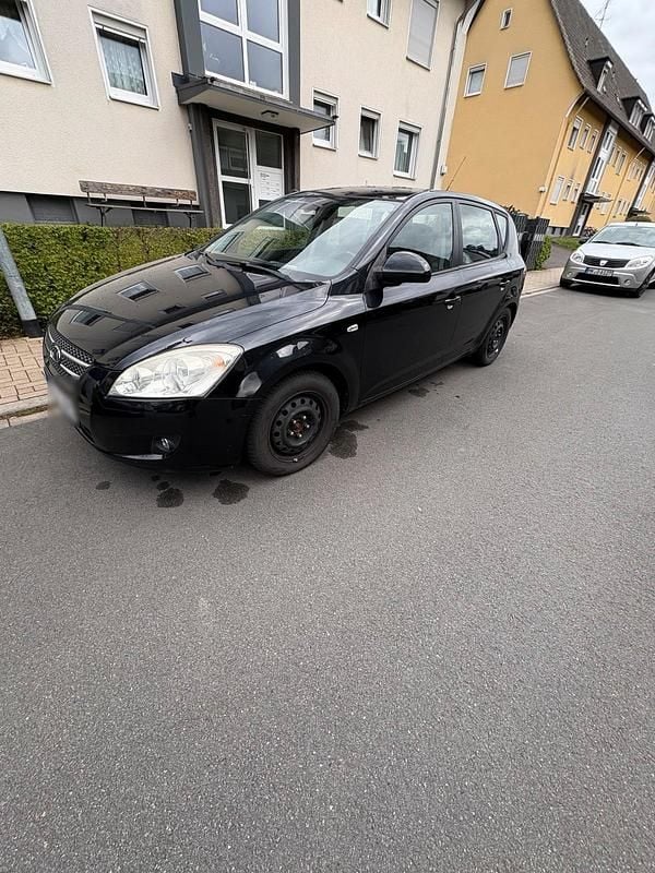 Usata Kia Ceed 105 CV (77 kW) 2009 Nero Utilitaria