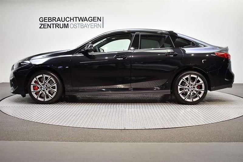 Gebraucht BMW 220 M Sport 178 PS (130 kW) 2022 Saphirschwarz metallic Coupé