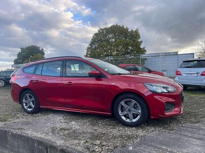 Gebraucht Ford Focus ST-Line 150 PS (110 kW) 2021 Rot Kombi