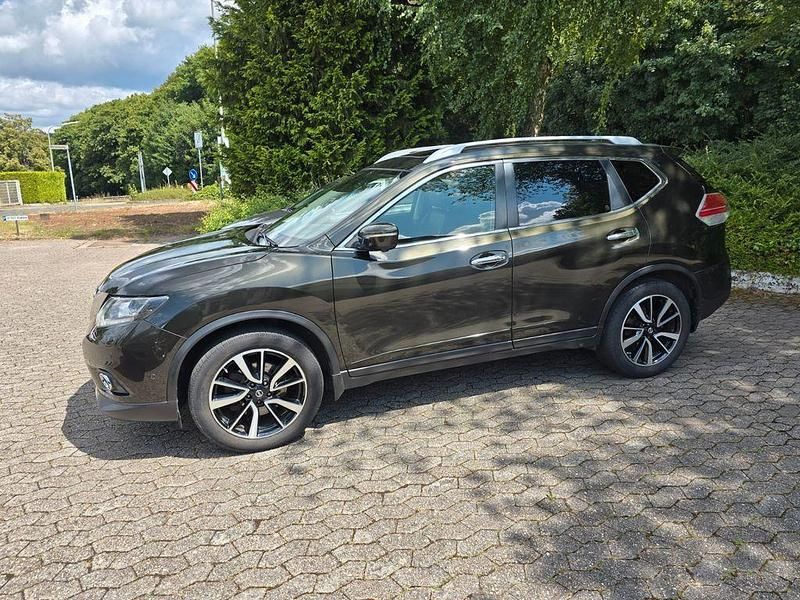 Grün Gebraucht 2016 Nissan X-Trail Tekna SUV | 13.800 € (Fairer Preis) - Bild 1/4