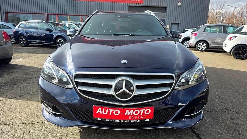 Gebraucht Mercedes E350 AMG line 258 PS (189 kW) 2016 Blau Limousine