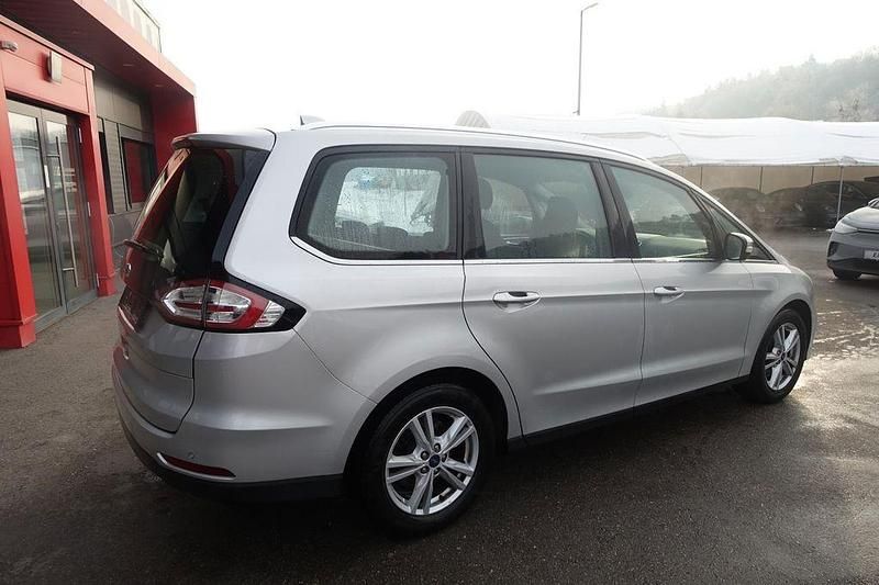 Gebraucht Ford EXP Titanium 190 PS (139 kW) 2020 Silber Van / Kleinbus