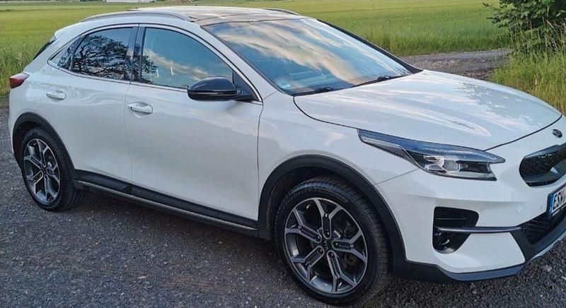 Weiß Gebraucht 2020 Kia XCeed Platinum SUV | 15.750 € (Fairer Preis) - Bild 1/4
