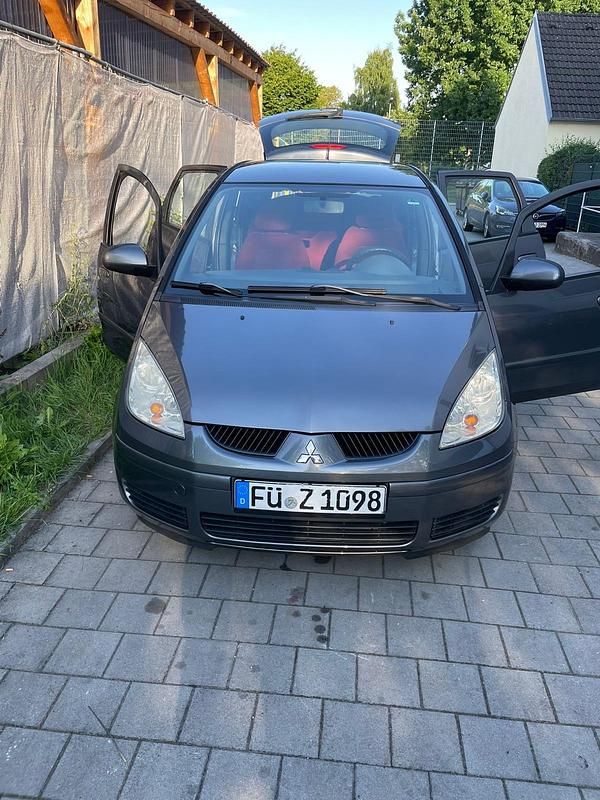 Grau Gebraucht 2006 Mitsubishi Colt Kleinwagen | 1.200 € (Fairer Preis) - Bild 1/4