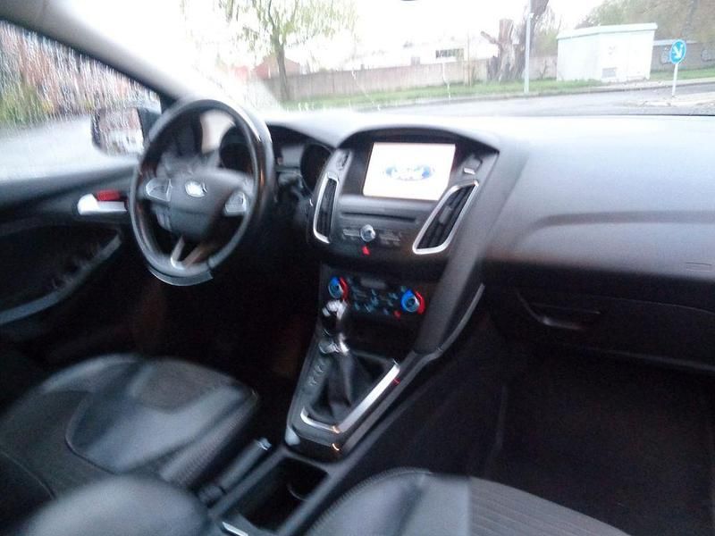 Używany Ford Focus Titanium 182 KM (133 kW) 2016 Szary Sedan/Limuzyna