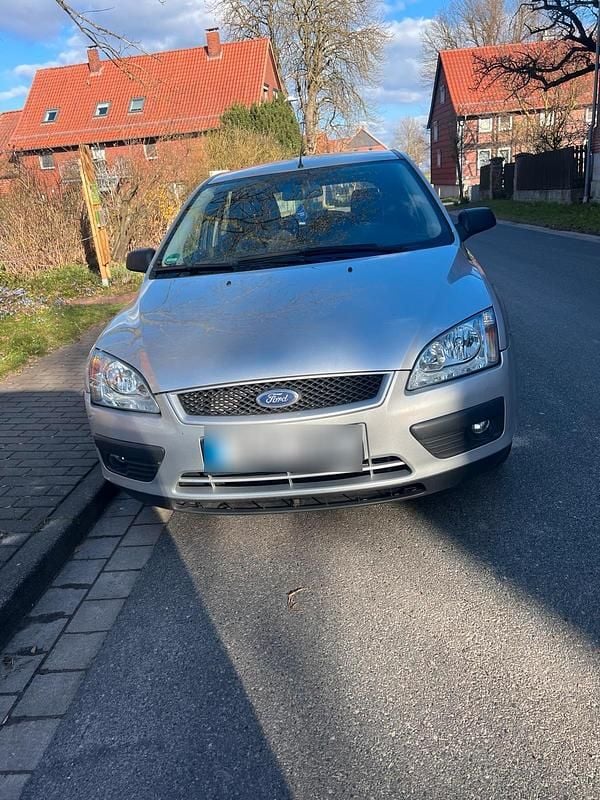 Gebraucht Ford Focus 101 PS (74 kW) 2006 Silber Kleinwagen