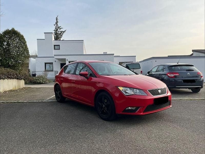 Gebraucht Seat Leon Style 122 PS (89 kW) 2014 Rot Limousine