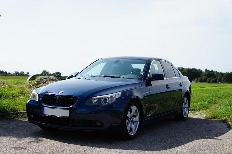 Blau Gebraucht 2004 BMW 130 Kleinwagen | 13.900 € - Bild 1/4